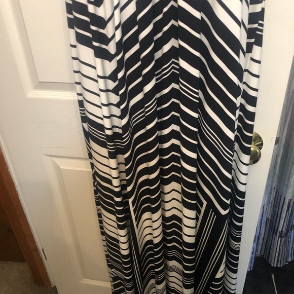 Jessica Simpson large black white striped maxi dress halter style  NWT - Picture 10 of 15